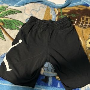 Nike Shorts in Black (M)
